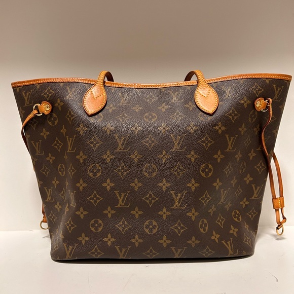 Louis Vuitton Handbags - Authentic Neverfull MM
